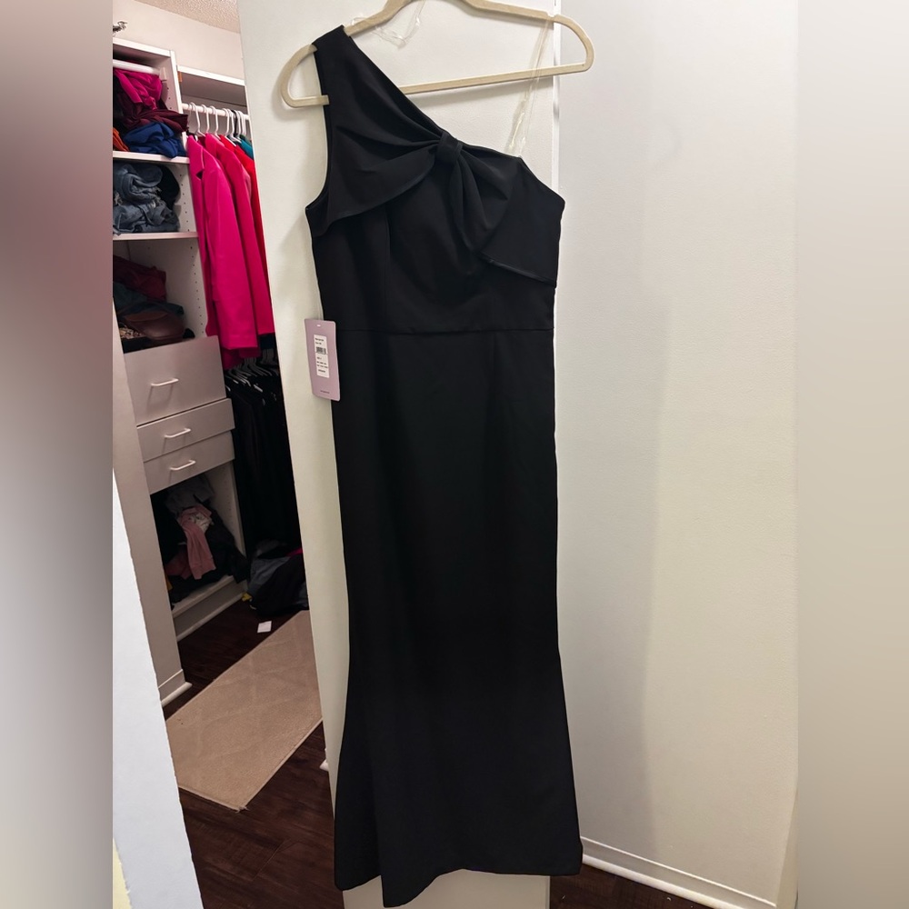 JS Collections one-shoulder black gown size 6